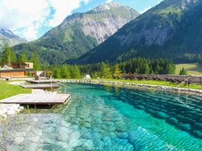 Chalet Gradonna Mountain Resort - KAX101